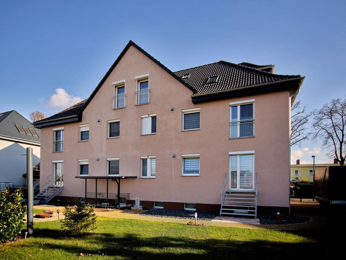 Gaeste- Und Ferienwohnung In Der Sportstadt ريزا المظهر الخارجي الصورة